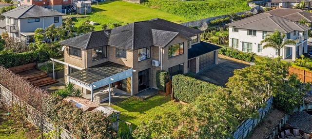 Pinehill Extra-Large 8 Bedrooms House in North Shore