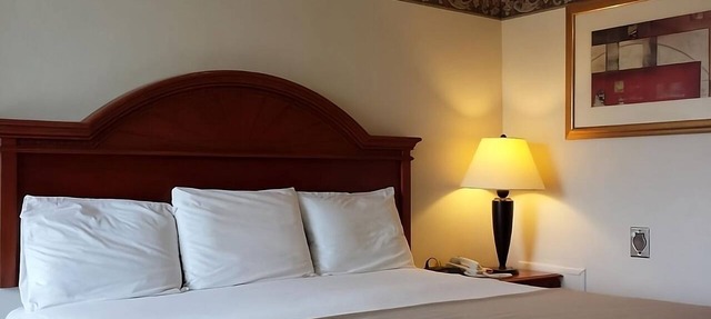 Refreshing Vacation Trip! FREE Breakfast, Near Hershey Park and Zoo America! in Palmyra