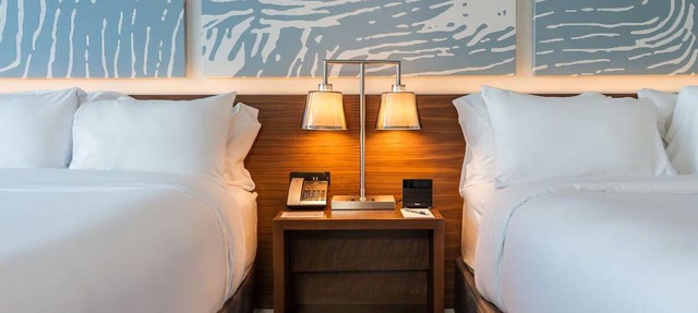 Relax and Unwind! 2 Convenient Units, Heated Infinity Pools, Beach Access in Fort Lauderdale