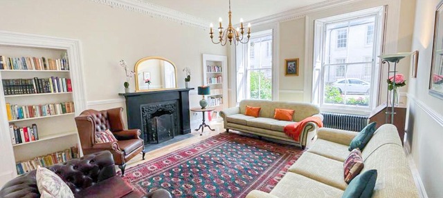 Remarkable 5BR Townhouse with Garden, Sleeps 12 in Edinburgh