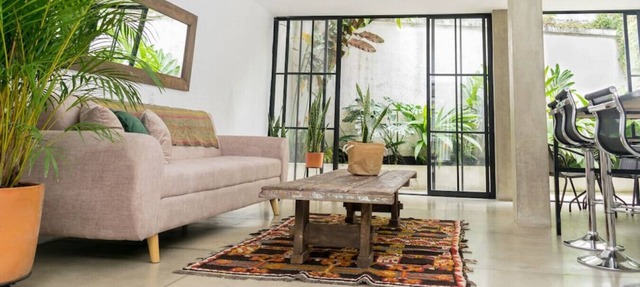 Renovated APT Perfect for Romantic Weekend Getaway in Cali