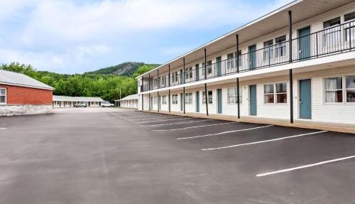 Rodeway Inn Gorham Riverside in Gorham