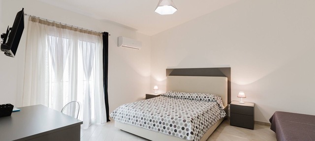 Room "Camera 2" with Balcony, Wi-Fi, and Air Conditioning in San Giuseppe Jato