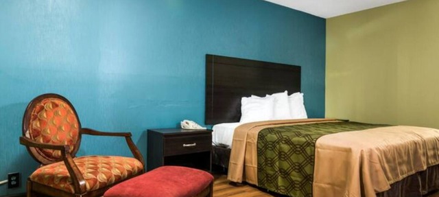 Royal Extended Stay Hotel in Selma