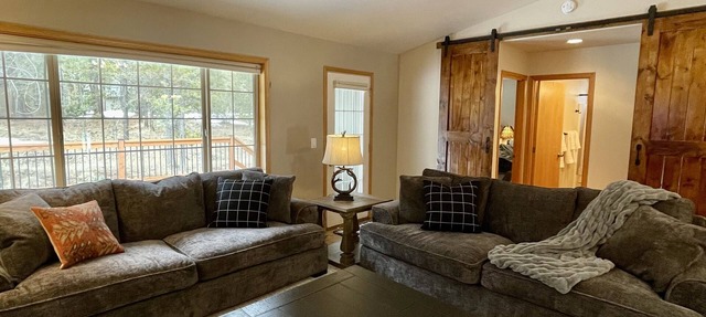 Rustic Luxury River House - Near Sunriver, Mt. Bachelor in Bend