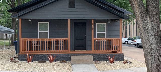 Rustic Roost - Cozy Cottage near downtown El Dorado, KS in El Dorado
