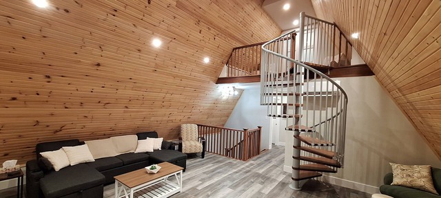 Secluded 3BR A-Frame on 25 Private Acres w/Trails, Fireplaces & Soaker Tub in Berkeley