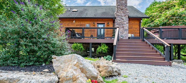 Secluded 5 BR Modern Cabin, 120 acres. New River Trail, Claytor Lake, VA tech in Draper