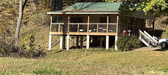 Secluded Couple’s one bedroom creek view cabin on Craigs Creek in Oriskany Va. in Eagle Rock