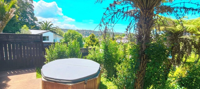 Spa Nest Glenfield｜Spacious 7BR Retreat｜Movie Lounge｜Nice Big Garden｜Kids’ Zone in Auckland