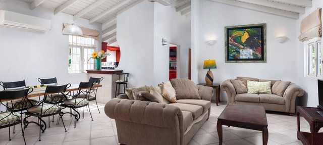 Spacious Comfortable Apartments Steps From The Beach At Paynes Bay. Sundance in St. James BB