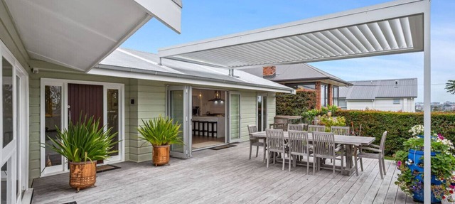 Spacious family home in Meadowbank| by Furnished Rentals in Auckland
