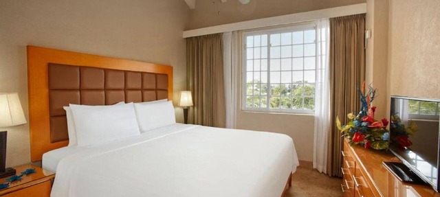 Stay on the Beach in Barbados! 3 Great Units w/Kitchen, Balcony & Private Beach in Bridgetown