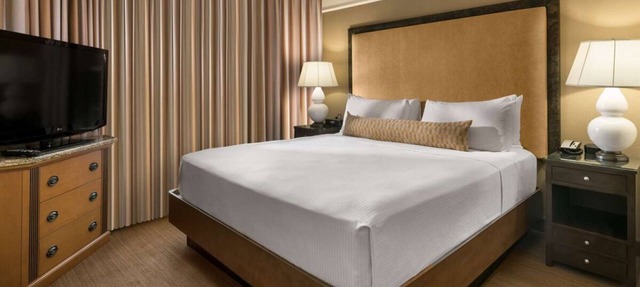 Stay, Work, and Play in Style Near Scottsdale's Top Attractions! Pets Welcome! in Scottsdale
