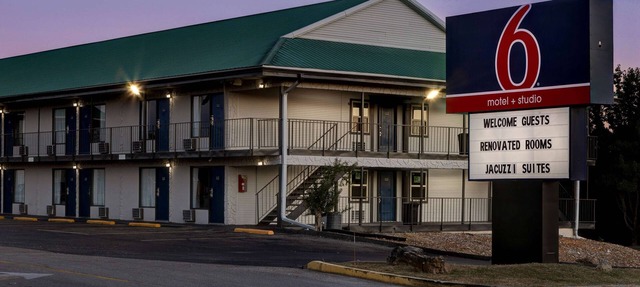 Studio 6 Branson West, Mo – Silver Dollar City in Branson West