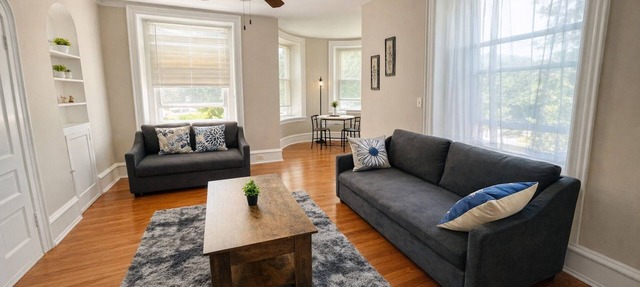 Stylish & Charming 2BR | Monthly Discount in Melrose Park
