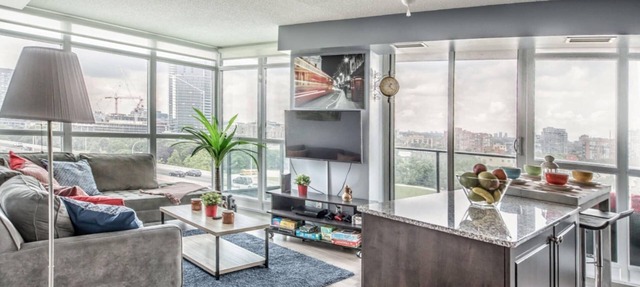 Stylish Corner Panoramic | Steps to Lake & Downtown Core in Toronto