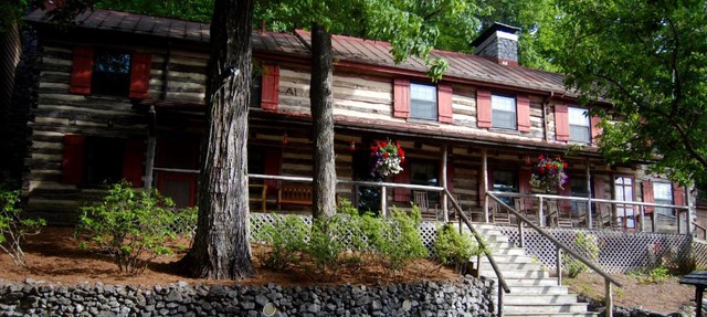 Sugar Tree Inn in Vesuvius