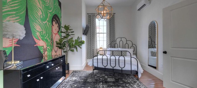 Sugars Inn Room 2 Boutique Hotel One Mile to Beach in Galveston