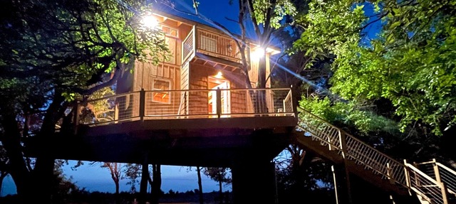 Sunset Reset TreeHouse in Darlington