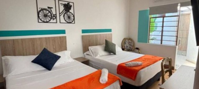 Superior Twin Room - Unit 1/Hotel Boutique Casa Vecchia - San Antonio in Cali