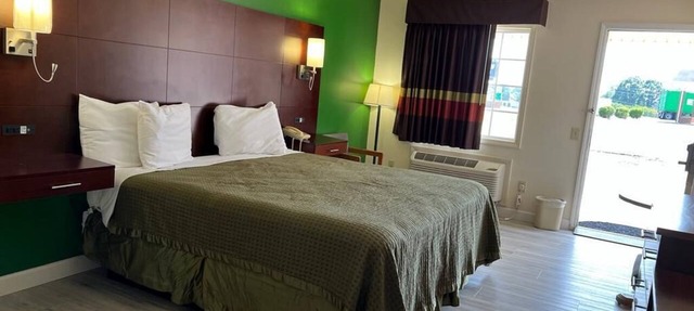 Surry Inn - Dobson - I-77 - Exit 93 in Dobson