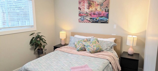 The Bloom House - 2 Bedroom 2 Bath Family Home in Vancouver