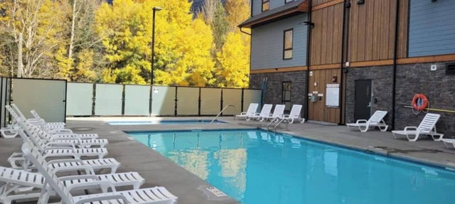 The Emerald Mountain Getaway w/Pool, hot tub and fitness room. in Dead Man's Flats
