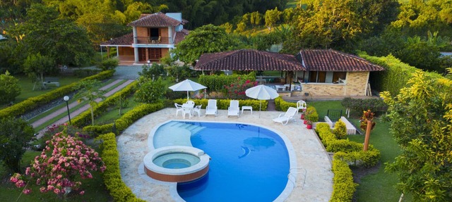 Tranquil villa near Armenia, Casa Las Veraneras. in La Tebaida