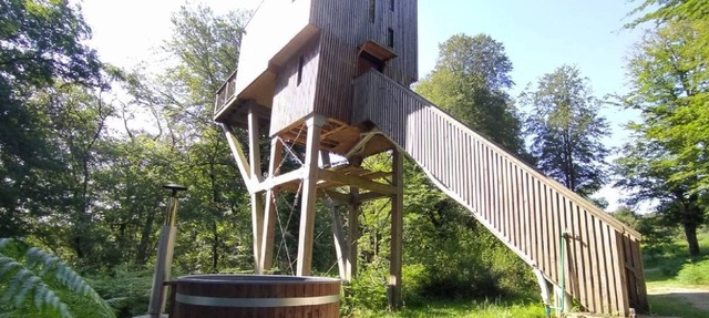 Treehouse & private SPA (4/5 peoples) in Noues de Sienne
