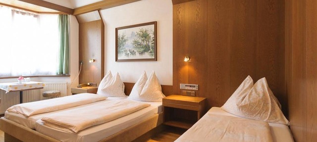 Triple room with shower, WC - Hotel Tautermann in Innsbruck