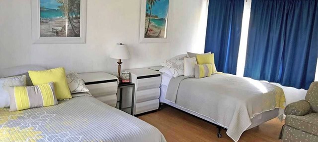 Two double bed studio with kitchen, partial ocean view in Pompano Beach