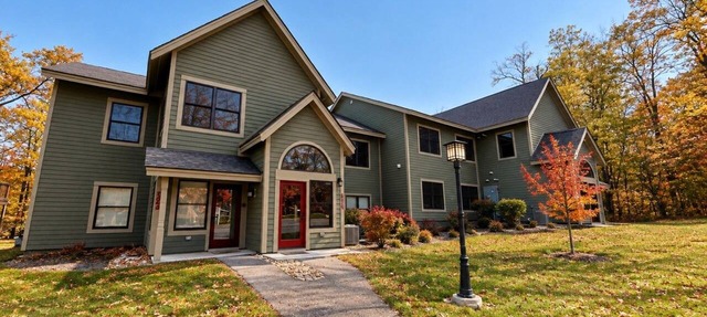 Updated Mountain Condo with 2 King Suites in Hidden Valley