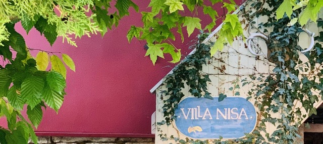 🏡 Villa-Nisa-1895 · Historic country house with a large garden & barn in Pfinztal