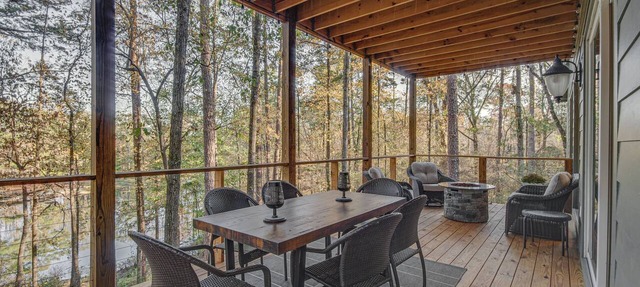 Waterfront Home w/3 Decks, Fire Pits and Hot Tub! in Terry