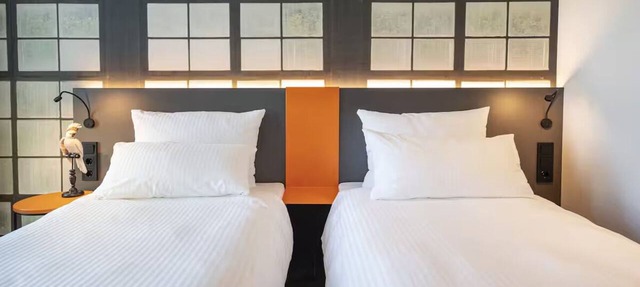 Well-Appointed Superior Twin Room with Workspace in Stuttgart