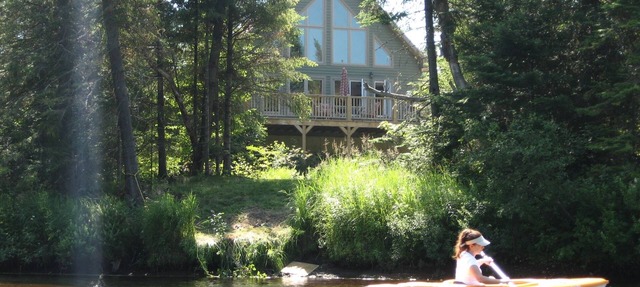 WELL LOCATED ! Tremblant’s North Side, 10 min to North Lifts, with Hot Tub, in Lac-Supérieur
