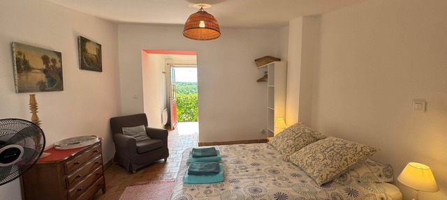 West Studio – Vineyard Room Château Barbebelle in Rognes