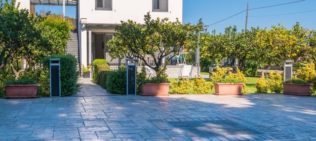 wonderful modern style villa with beautiful orange garden. Sleeps 8 in Piane Vecchie