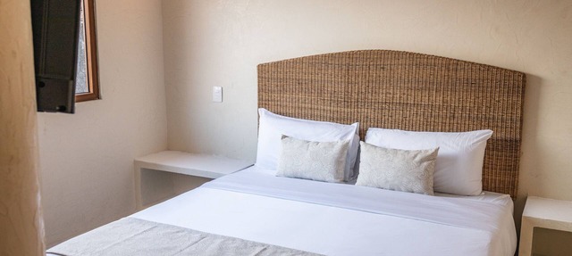 Wonderful Room @Walled City with King Bed in Cartagena de Indias
