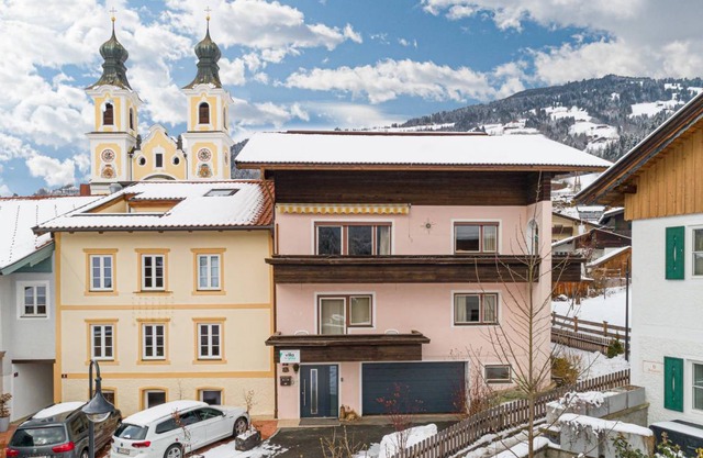 150 m² Chalet ∙ 4 bedrooms ∙ 14 guests in Hopfgarten-Markt