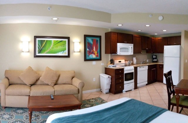 Wyndham Palm-Aire | 2BR Suite Pool & Resort Access in Pompano Beach