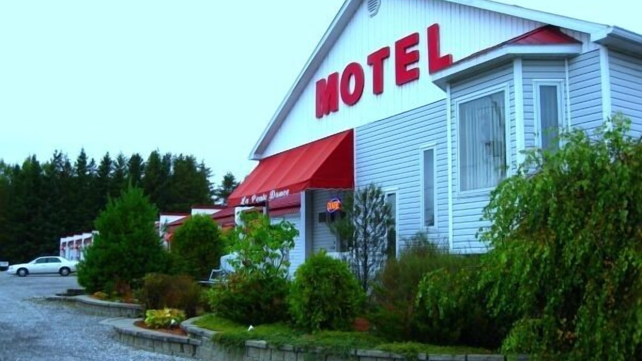 Photo of Buildings in Magog