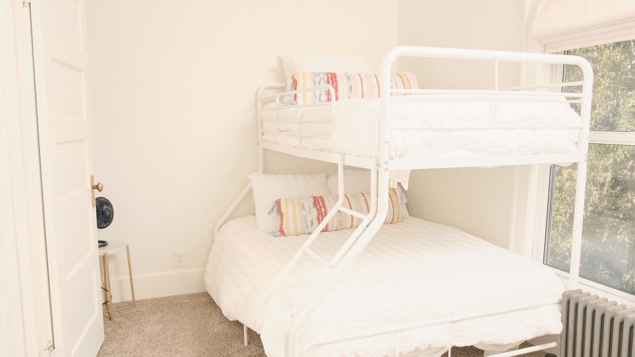 Photo of Bedroom in Walker
