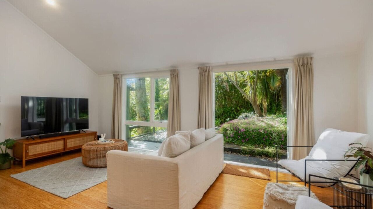 Photo of Livingroom in Greenlane - Ellerslie