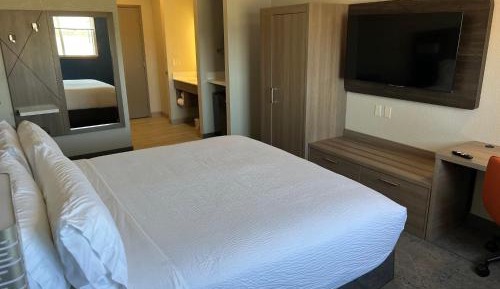 Standard King Room