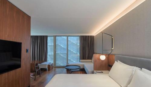 Deluxe King Room