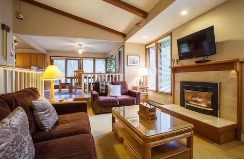 North Saanich Bed & Breakfast | Coles Bay Vacation Retreat