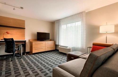 South Hills Hotel | TownePlace Suites by Marriott Pittsburgh Airport/Robinson Township