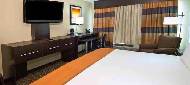 Holiday Inn Express & Suites Jackson/Pearl Intl Airport by IHG in Pearl